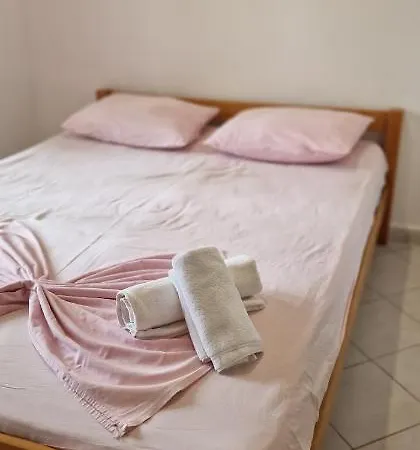 Peja Apartahotel Velipojë
